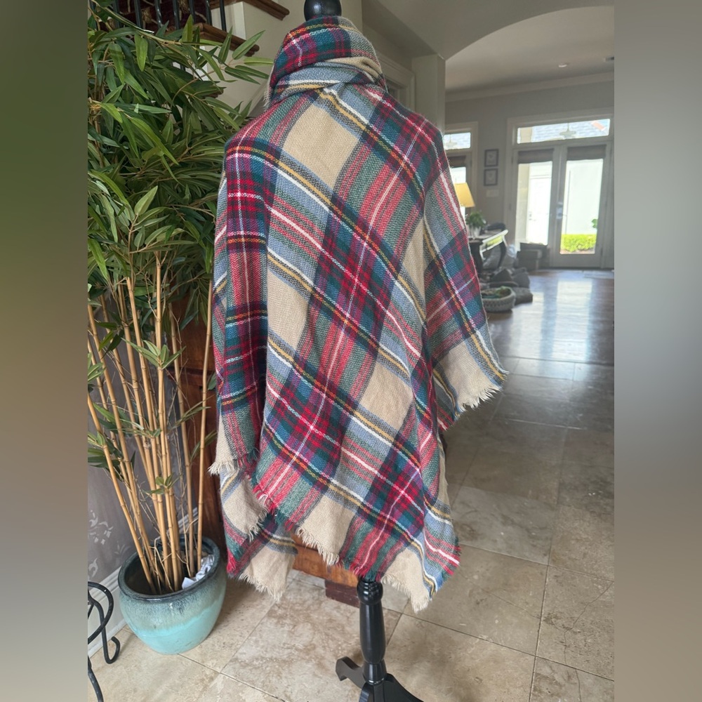 NEAL LINK blanket, scarf for ladies plaid excellent condition super SOFT - Picture 5 of 9